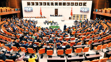 Başörtüsü için ilk adım: Anayasa’da kıyafet serbestisi hazırlığı...
