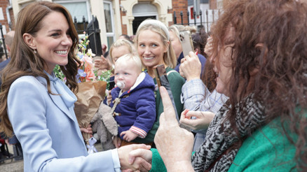 Gözünün içine baka baka Prenses Katei protesto etti: Evinizde otursanız daha iyiydi