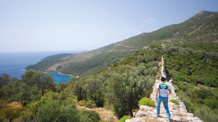 Sonbaharın seyrine, yürümenin keyfine doyma vakti... Sonbaharın seyrine, yürümenin keyfine doyma vakti...