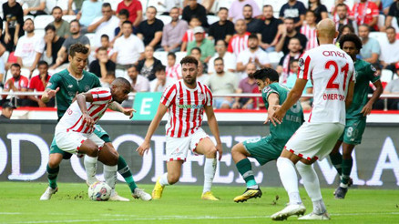 Konyaspor, Antalyaspordan puanı son dakikada aldı