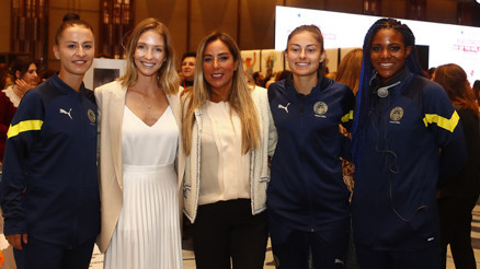 ‘Kız çocukları dünyayı değiştiriyor’ temalı konferansa yoğun katılım