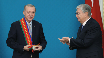 Erdoğana devlet nişanı sürprizi... Cumhurbaşkanından Kazakistanla iş birliği vurgusu