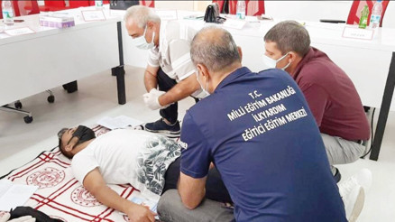 Öğretmenler can kurtarıyor