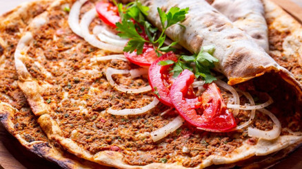 MasterChef’te lahmacun gecesi Evde tavada lahmacun nasıl yapılır, malzemeleri ve püf noktaları nelerdir MasterChef’te lahmacun gecesi Evde tavada lahmacun nasıl yapılır, malzemeleri ve püf noktaları nelerdir