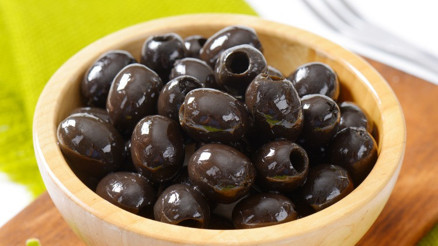 Siyah zeytin nasıl kurulur Evde zeytin yapımı ve püf noktaları Siyah zeytin nasıl kurulur Evde zeytin yapımı ve püf noktaları