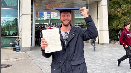 Ünlü oyuncu mezun oldu: Kep niyetine