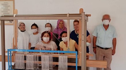 Dokuma tezgâhında tarih dokuyorlar