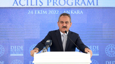 Bakan Özer: Eğitimi ne kadar güçlendirirsek bu ülke o kadar kendi ayakları üzerinde duracak