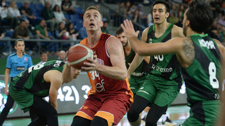 Darüşşafaka, Galatasaray Nefi mağlup etti İki takım, Yalçın Granit’i birlikte andı