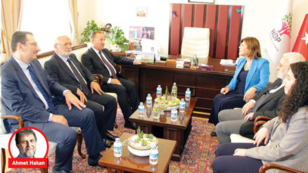 AK Parti’nin HDP ile verdiği fotoğrafa dair