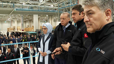 Bakan Varank o görüntüleri yayınladı: Cumhurbaşkanı Erdoğan Togg fabrikasını gezdi