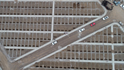 Erzurumda mezarlıkta kış hazırlığı Toprak donmadan mezarlar kazılıyor