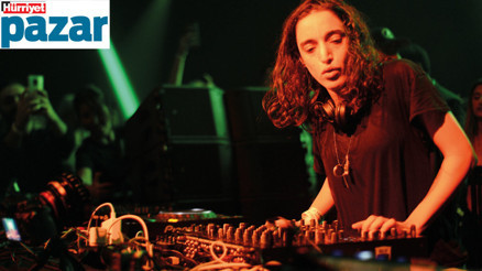 ‘Sahnedeyken bir hız treninden düşecekmiş gibi hissediyorum’