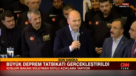 Deprem Anı Ülke Tatbikatı Türkiyenin 81 ilinde ve KKTCde 18.57de gerçekleştirildi Deprem Anı Ülke Tatbikatı Türkiyenin 81 ilinde ve KKTCde 18.57de gerçekleştirildi