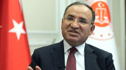 Bozdağ: Adalet Bakanının yargıya talimat verme yetkisi yok