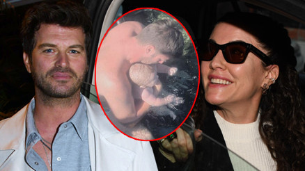 Kurt Efe bana benziyor... Sarışın, renkli gözlü