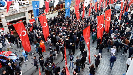 Taksimde teröre karşı birlik yürüyüşü yapıldı