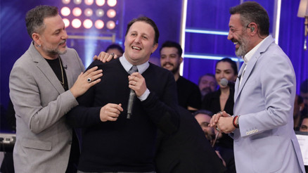 Şarkılar Bizi Söyler’de eğlenceli İlker Ayrık oyunları…
