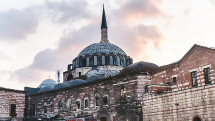 Büyülü kentin bilinmeyenleri Büyülü kentin bilinmeyenleri