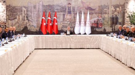 Bakan Nebati, perakende sektörünün temsilcileriyle görüştü