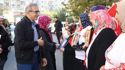 Savunma Sanayii Başkanı Demir’den evlat nöbetindeki ailelere ziyaret