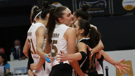 VakıfBank evinde set vermedi