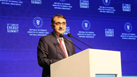 Bakan Dönmez, 12. Türkiye Enerji Zirvesine katıldı
