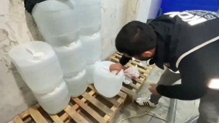 Son dakika... İstanbul merkezli 7 ilde saat 05:30da düğmeye basıldı Sahte içki operasyonunda 32 gözaltı