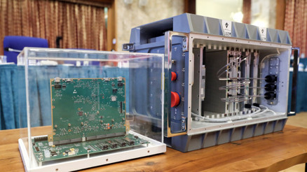 F-16ların yerine geçecek Bakan Varank MMUnun görev bilgisayarını tanıttı F-16ların yerine geçecek Bakan Varank MMUnun görev bilgisayarını tanıttı