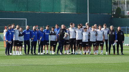 Abdullah Avcıya ’Öğretmenler Günü’ tebriği Antrenmanda 22 eksik...