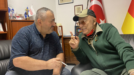 Tiyatrodan hiç vazgeçmedi