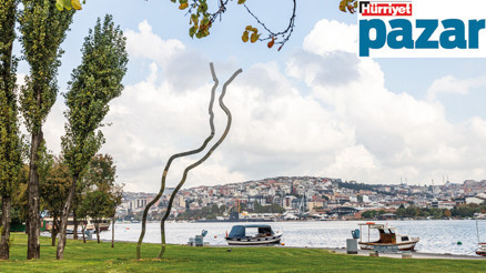 Haliç’e doğru uçuşan parlak bir kurdele...