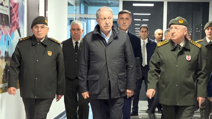 Son dakika: Bakan Akar Harekat Merkezinde