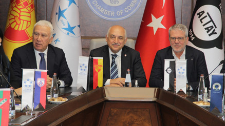 TFF Başkanı Büyükekşi, İzmirli kulüp başkanlarıyla buluştu