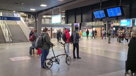 Demiryollarında grev, hayatı felç etti...