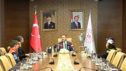 Bakan Kasapoğlu, milli motosikletçileri kabul etti