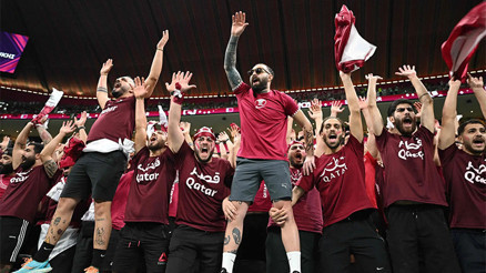 Katarın ateşli taraftarlarının sırrı Galatasaray tribünü UltrAslan Dohaya giderek özel eğitim verdi...