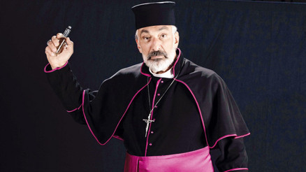 Papaz Artin iş başında