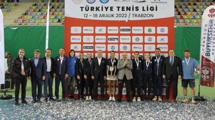 Erkeklerden sonra kadınlarda da şampiyon ENKA Tenis Ligi...