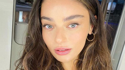 Ayça Ayşin Turan kimdir, kaç yaşında, hangi dizilerde oynadı 2023 O Ses Türkiye Yılbaşı Özelde Ayça Ayşin Turan ve Murat Boz düeti