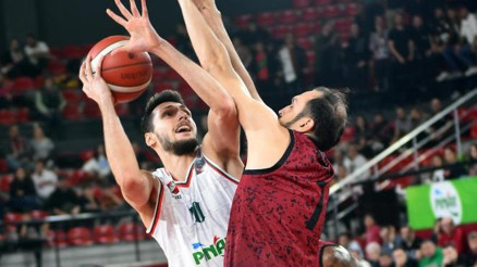 Pınar Karşıyakadan üst üste 6. galibiyet