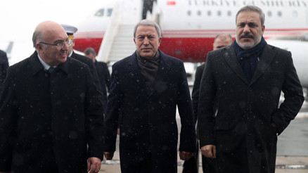 Son dakika: Şam ile 11 yıl sonra ilk resmi temas Bakan Akar, Suriyeli mevkidaşı ile görüştü