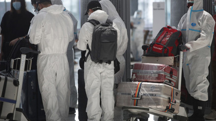 AB, Çinden gelen yolculara zorunlu Covid-19 testi yapılmasını haksız buldu