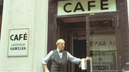 Avrupa sokaklarında kahvenin peşinde