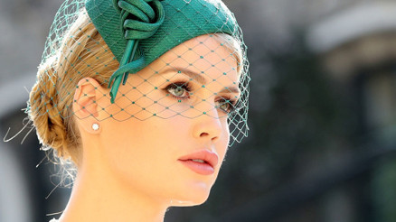 Babasından daha yaşlı bir adamla evlenmişti: O uğursuz mücevhere elini bile sürmedi