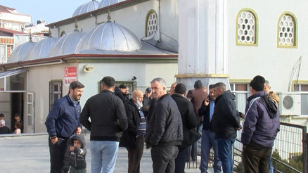 Sultangazide yanlış namaz kıldırdın kavgası Karnından ve göğsünden bıçakladı Sultangazide yanlış namaz kıldırdın kavgası Karnından ve göğsünden bıçakladı