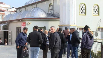 Sultangazide yanlış namaz kıldırdın kavgası Sultangazide yanlış namaz kıldırdın kavgası
