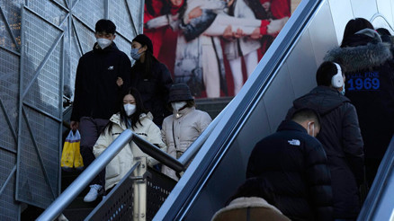 İngiltere, Çin’den gelenlerden negatif test isteyecek