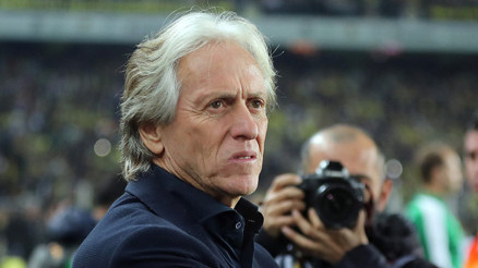 Fenerbahçede Jorge Jesusun sihirli dokunuşları 17 gol getirdi Süper Ligin zirvesinde...