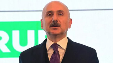 Bakan Karaismailoğlu, Türkiye Şoförler ve Otomobilciler Federasyonu temsilcileriyle bir araya geldi